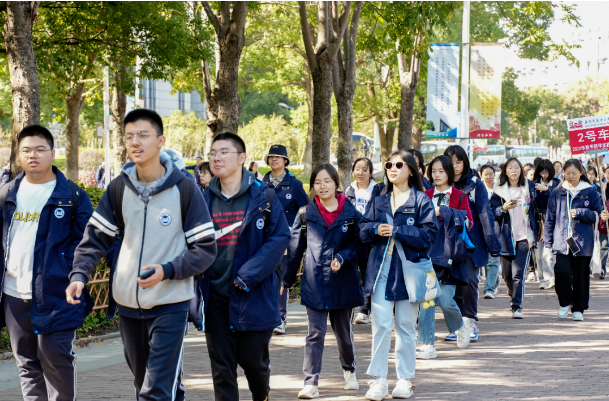 探秘藥理世界，共尋自然之旅——南京第十二中學高三學子一日研學活動